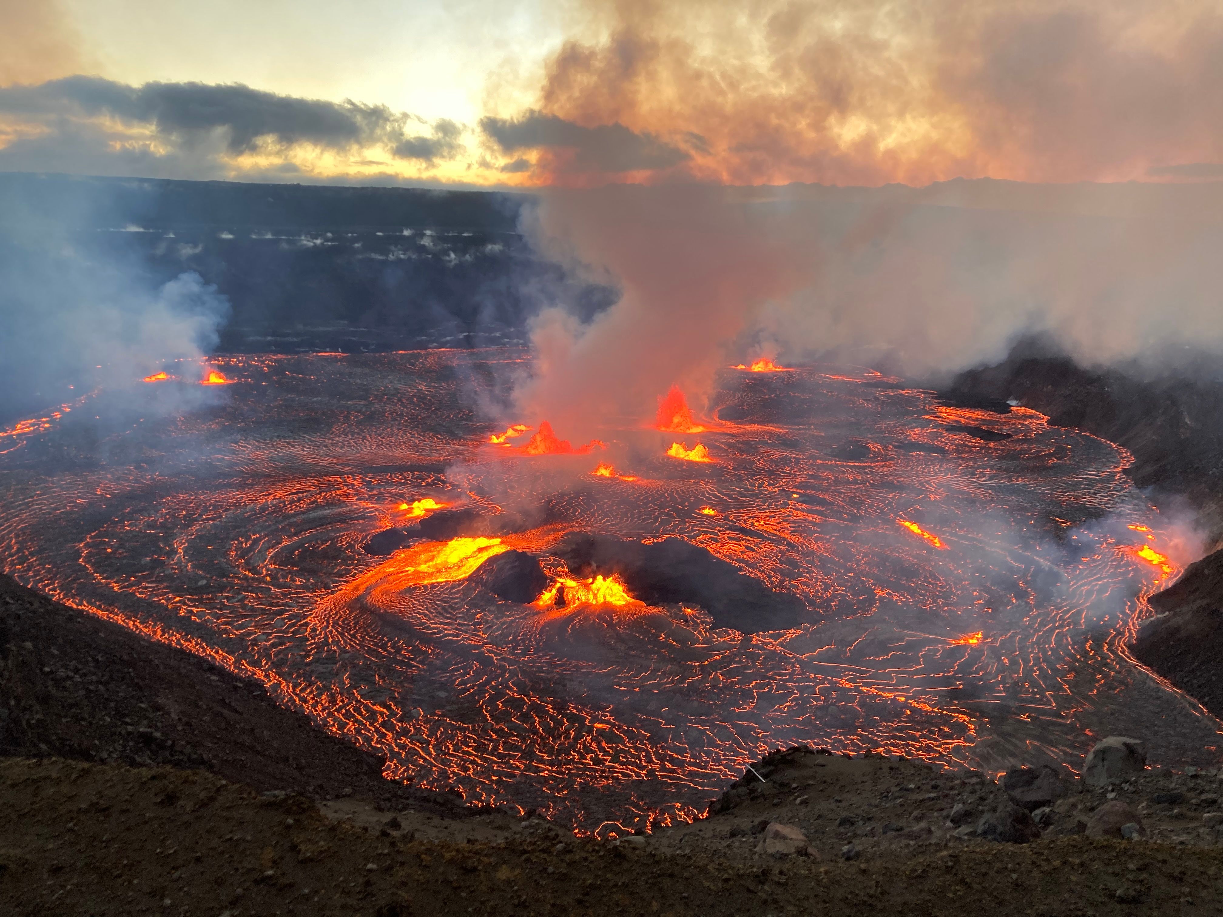 Eruption du Kilauea - Fontaines de lave dans la caldeira